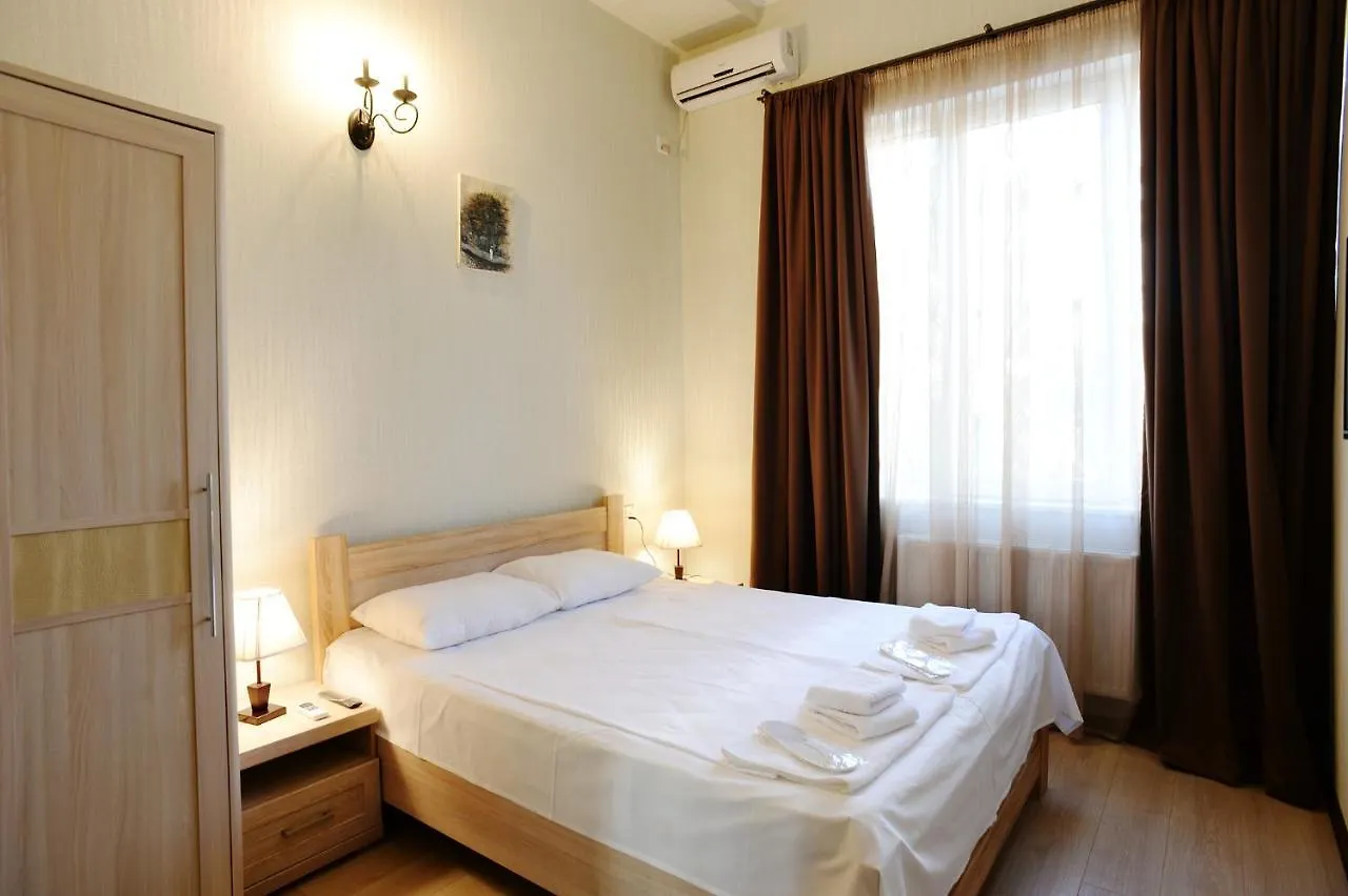 Tunti\'S Apartmentss kontakt
